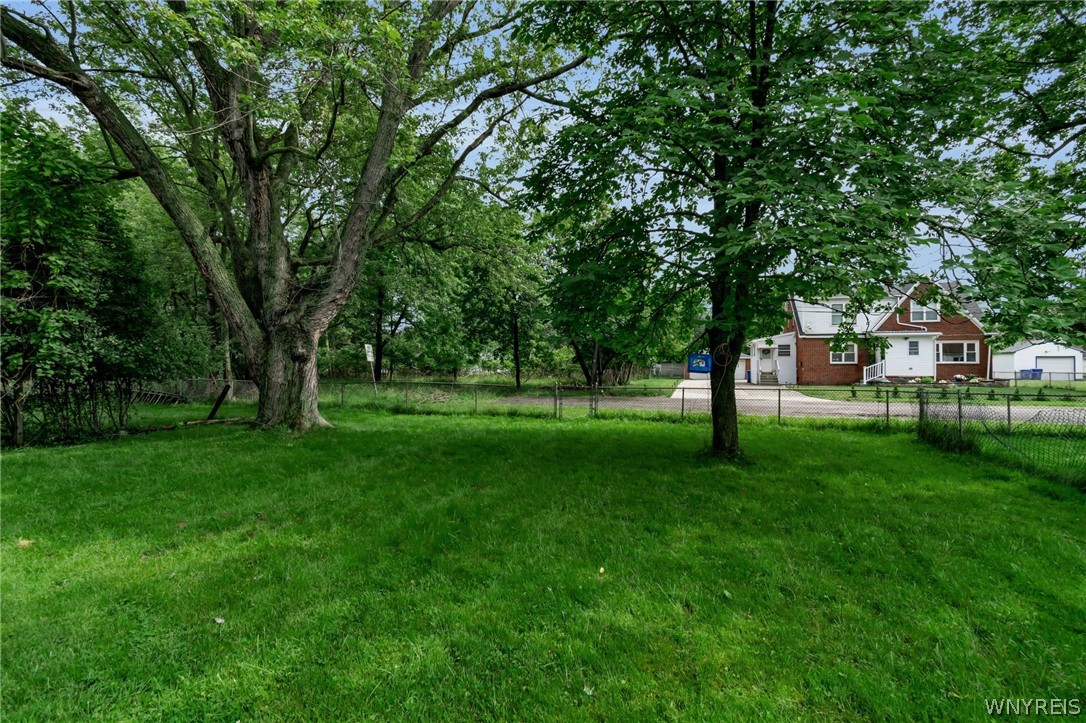 214 Rodman Road Lackawanna, NY 14218 - Photo 3 of 50