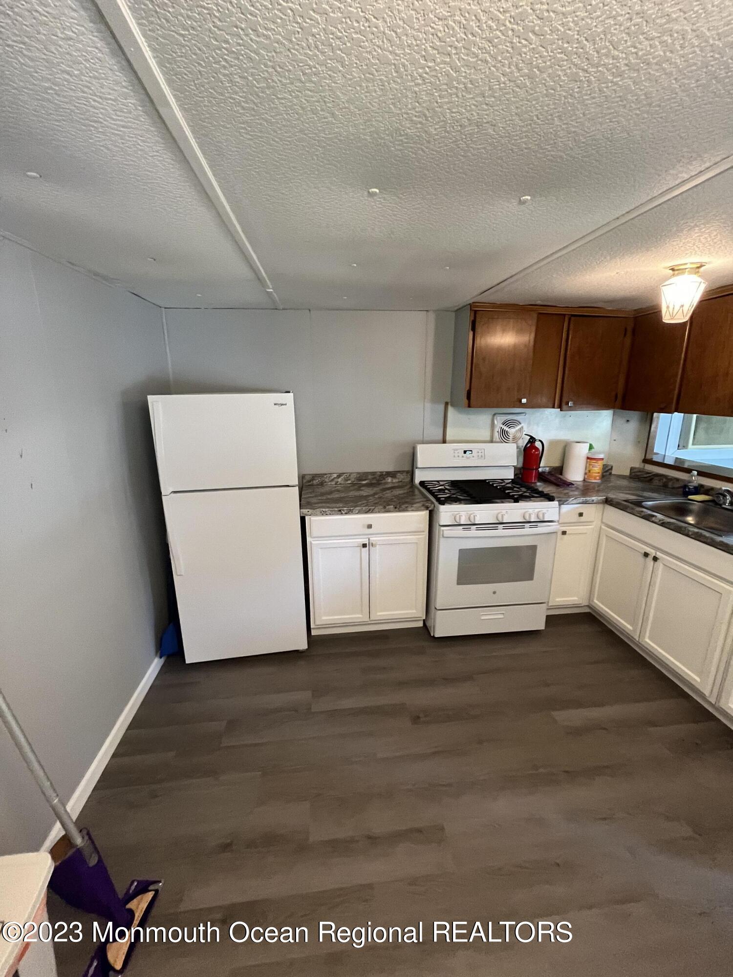 121 Roberts Road Toms River, NJ 08755 - Photo 8 of 10 33A99B72-398D-4CFA-B775-A069DDB16965