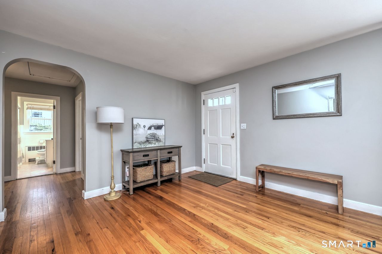 343 Smith Farm Road Orange, CT 06477 - Photo 5 of 40
