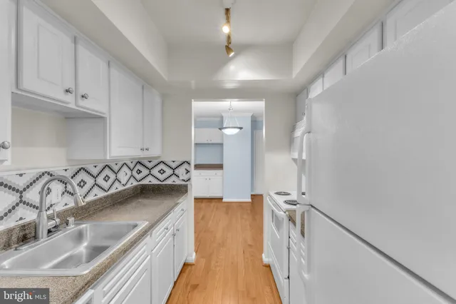 $189,500 | 18334 Streamside Drive, Unit 201, Gaithersburg, MD 20879