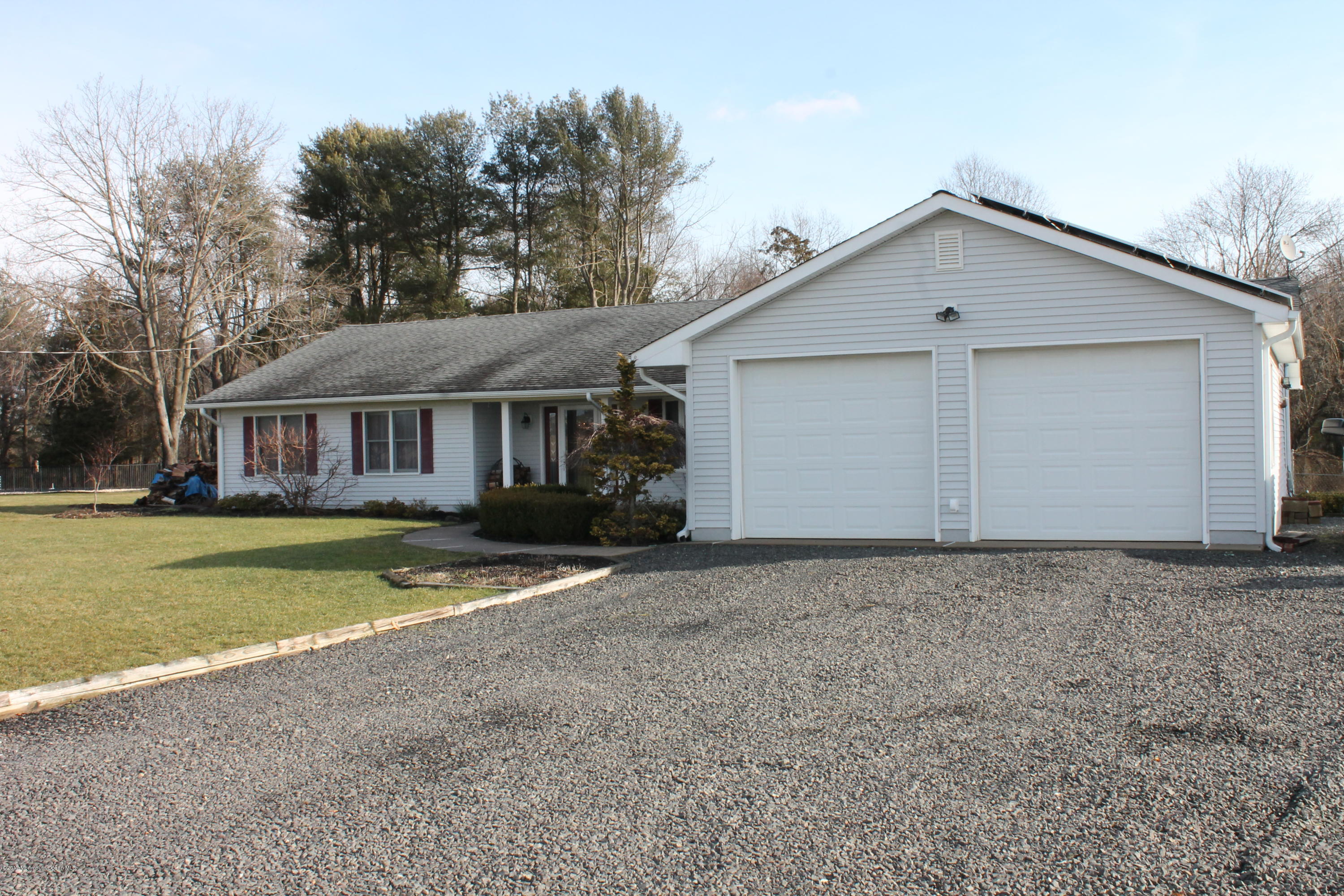 36 Burke Road Freehold, NJ 07728 - Photo 3 of 47 IMG_1474