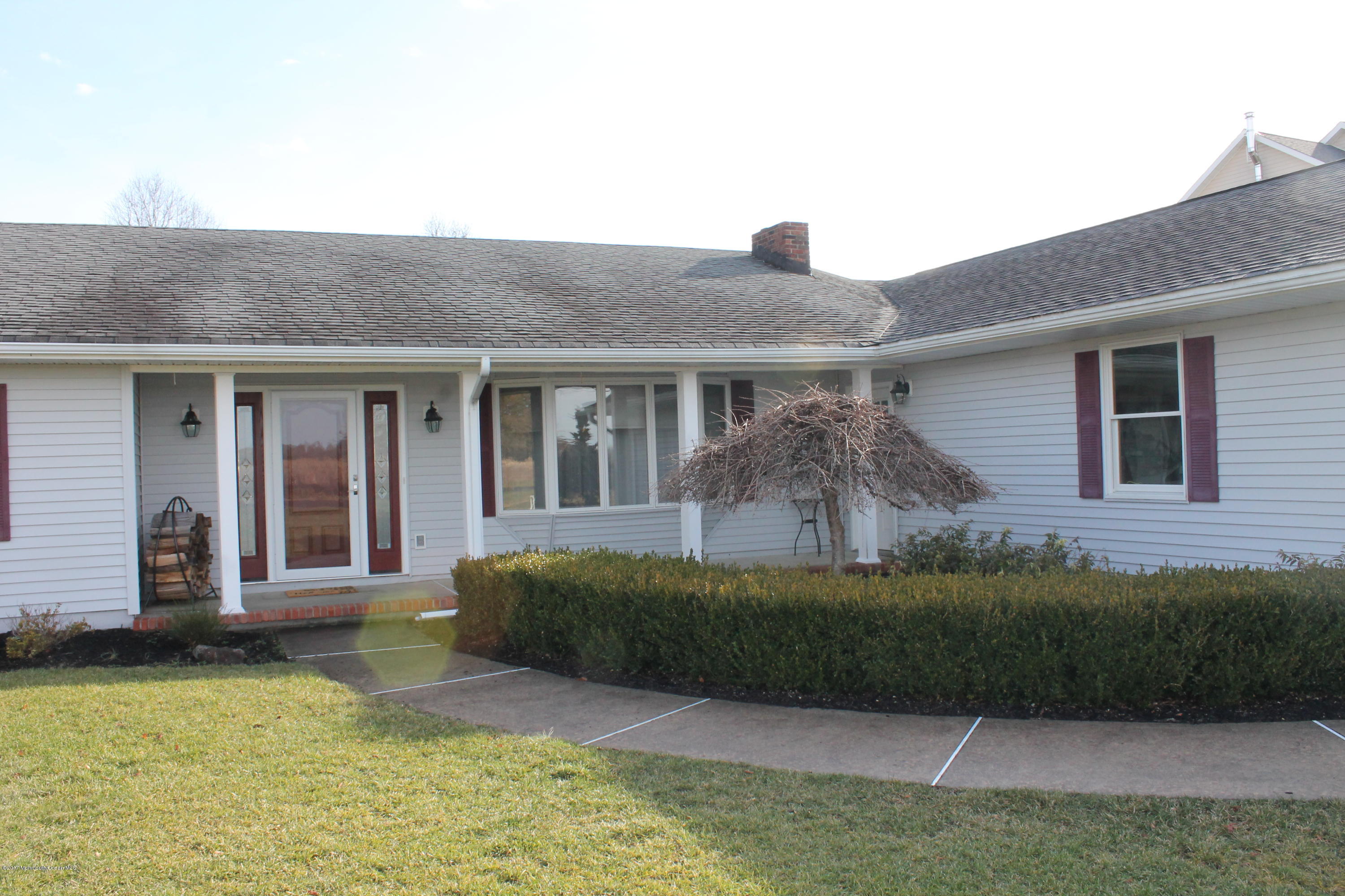 36 Burke Road Freehold, NJ 07728 - Photo 4 of 47 IMG_1477