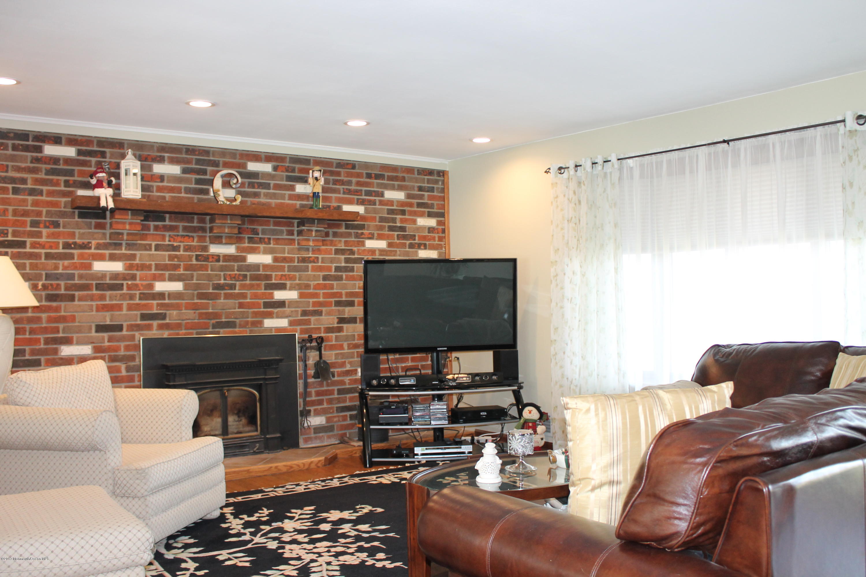 36 Burke Road Freehold, NJ 07728 - Photo 7 of 47 IMG_1414
