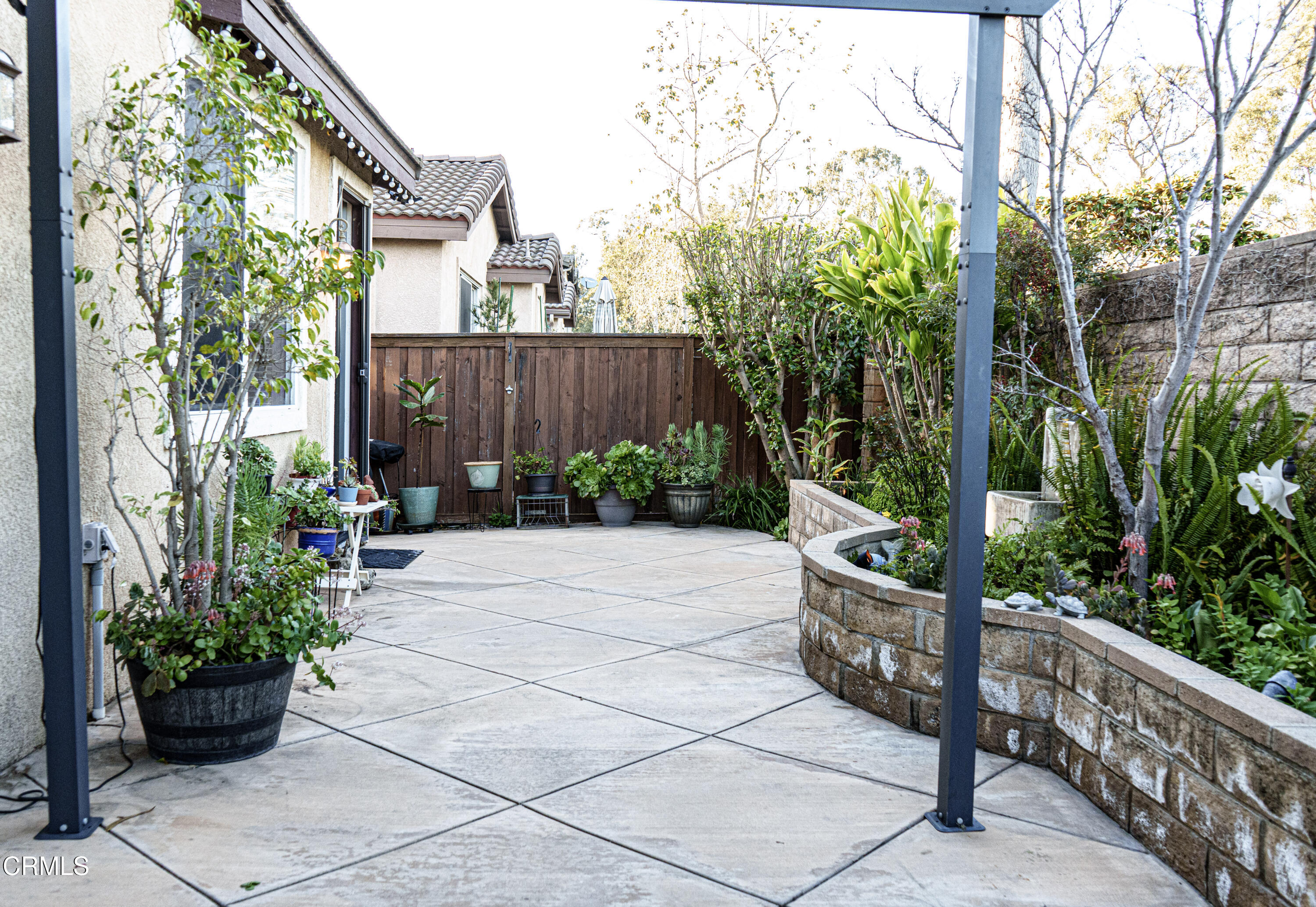 3840 Shakespeare Drive Oxnard, CA 93033 - Photo 34 of 46 a garden view with a seating space