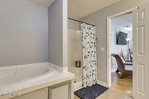 2705 Wharf Road Savannah, TN 38372 - Photo 19 of 32 Soaking Tub