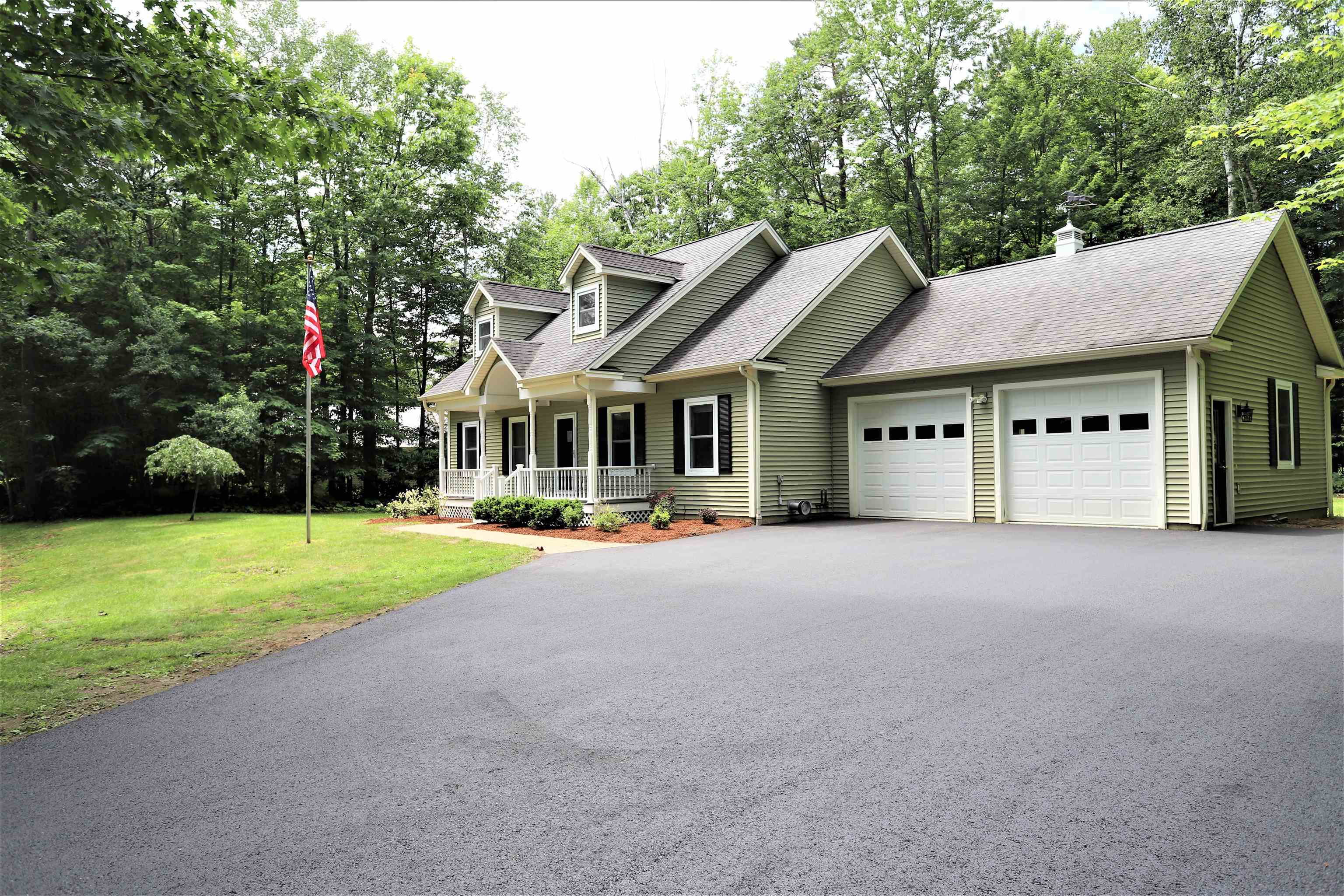 9 Clover Lane Newport, VT 05855 - Photo 2 of 34