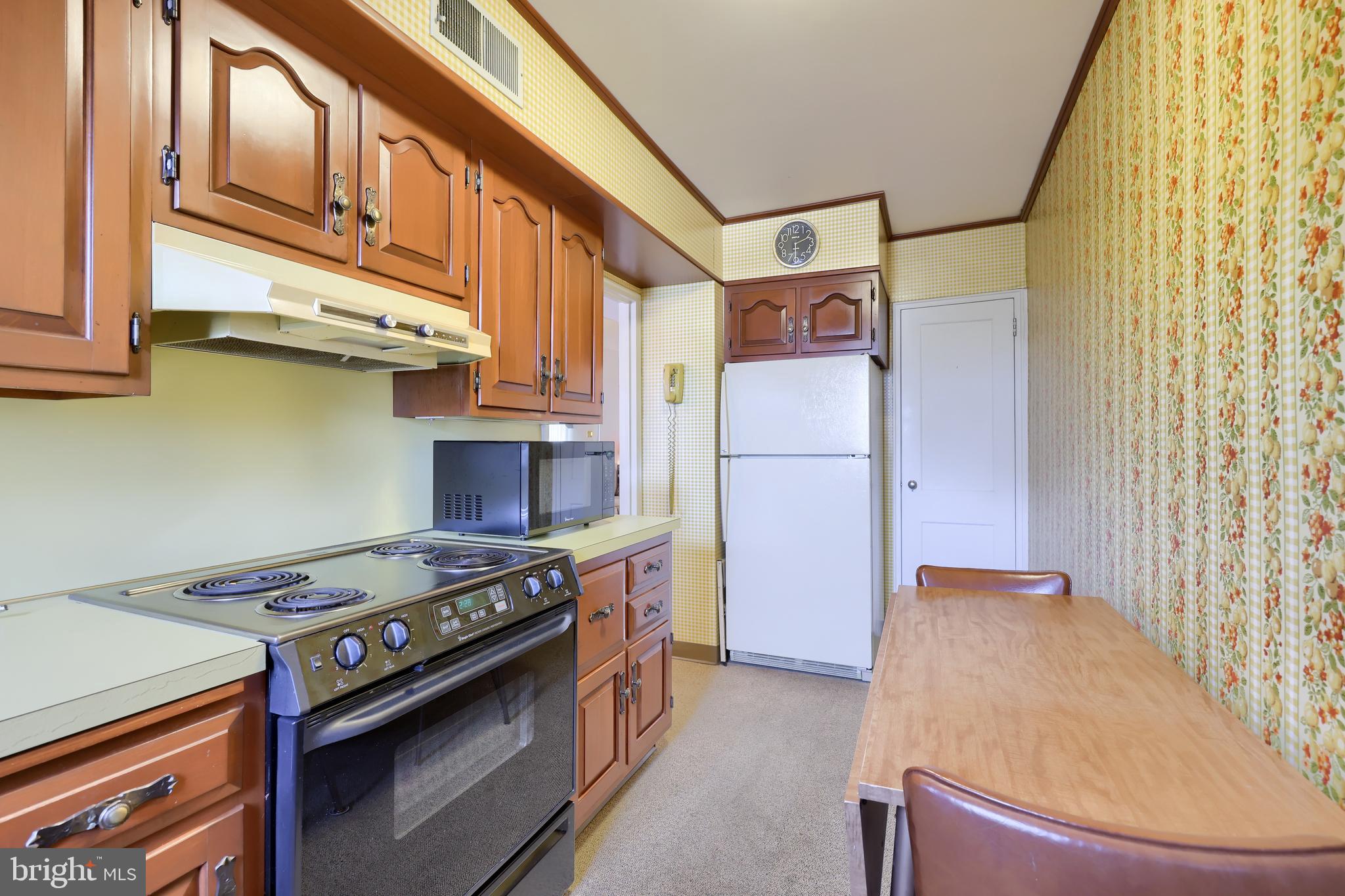 125 2nd Street Reading, PA 19607 - Photo 17 of 35 Self Cleaning Stove