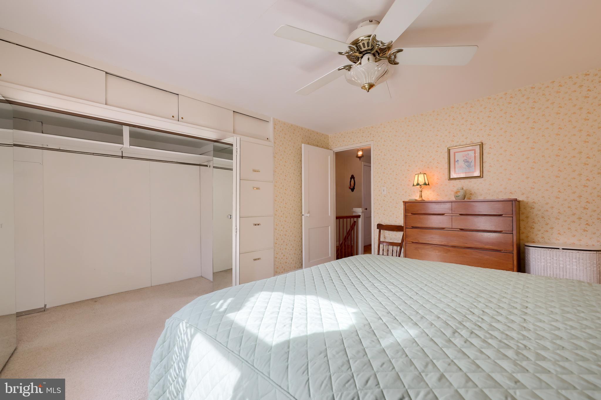 125 2nd Street Reading, PA 19607 - Photo 24 of 35 Custom Closet