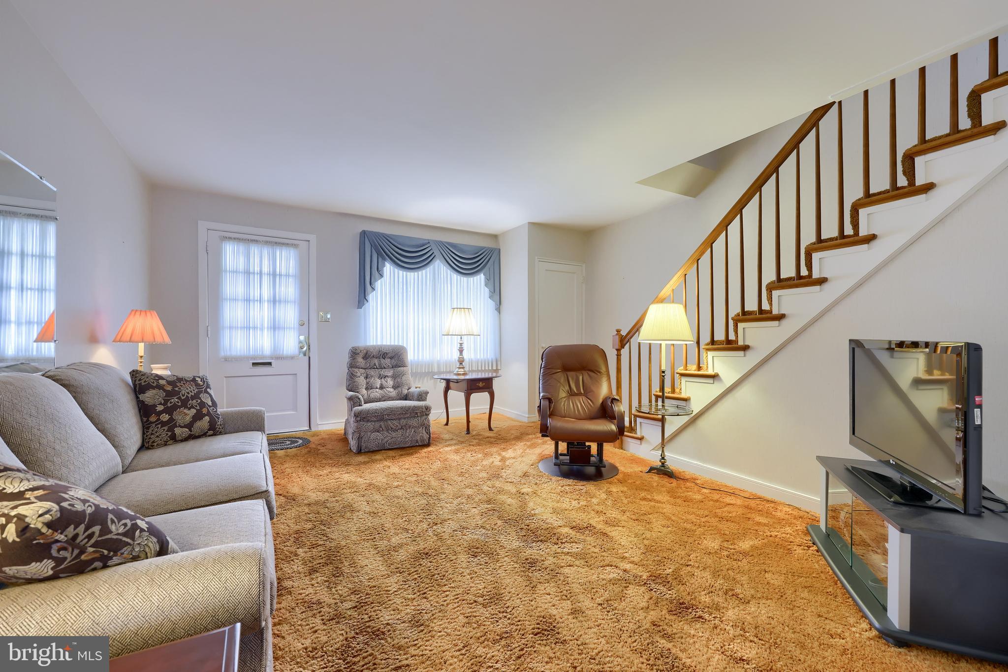 125 2nd Street Reading, PA 19607 - Photo 9 of 35 Lots of Natural Light