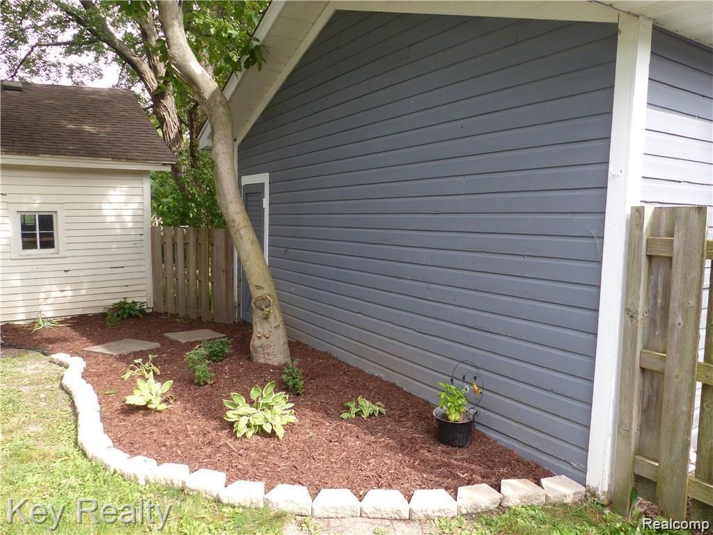 521 West Washington Street Howell, MI 48843 - Photo 4 of 34