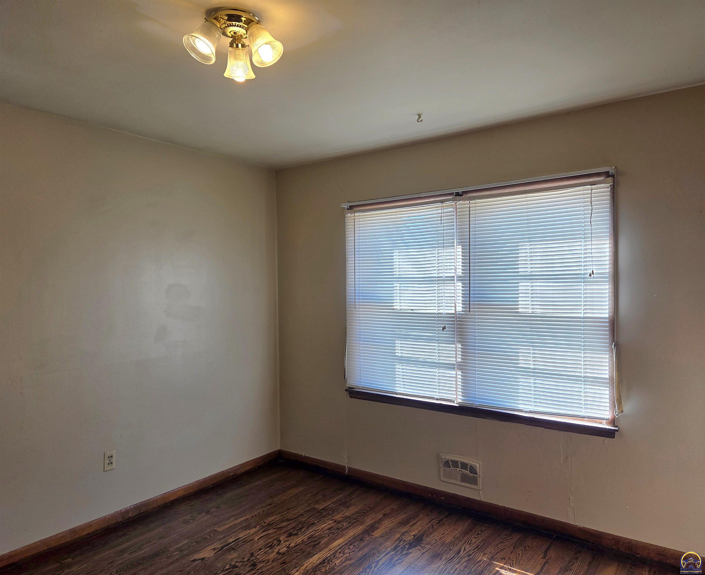 500 Northeast Wabash Avenue Topeka, KS 66616 - Photo 9 of 15