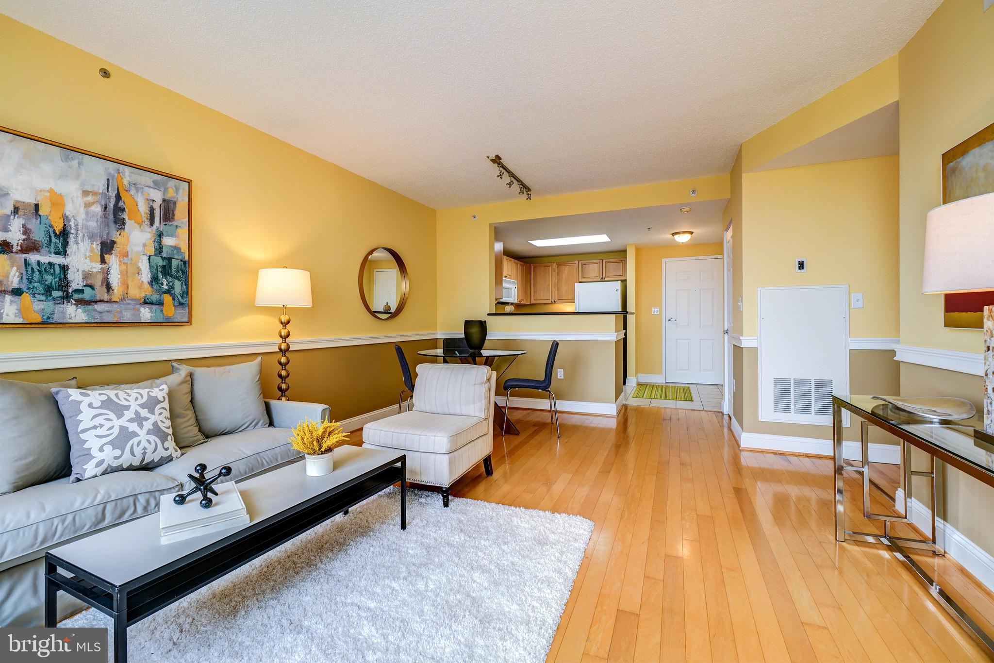 2726 Gallows Road, Unit 1302 Vienna, VA 22180 - Photo 3 of 55 Light-filled condo