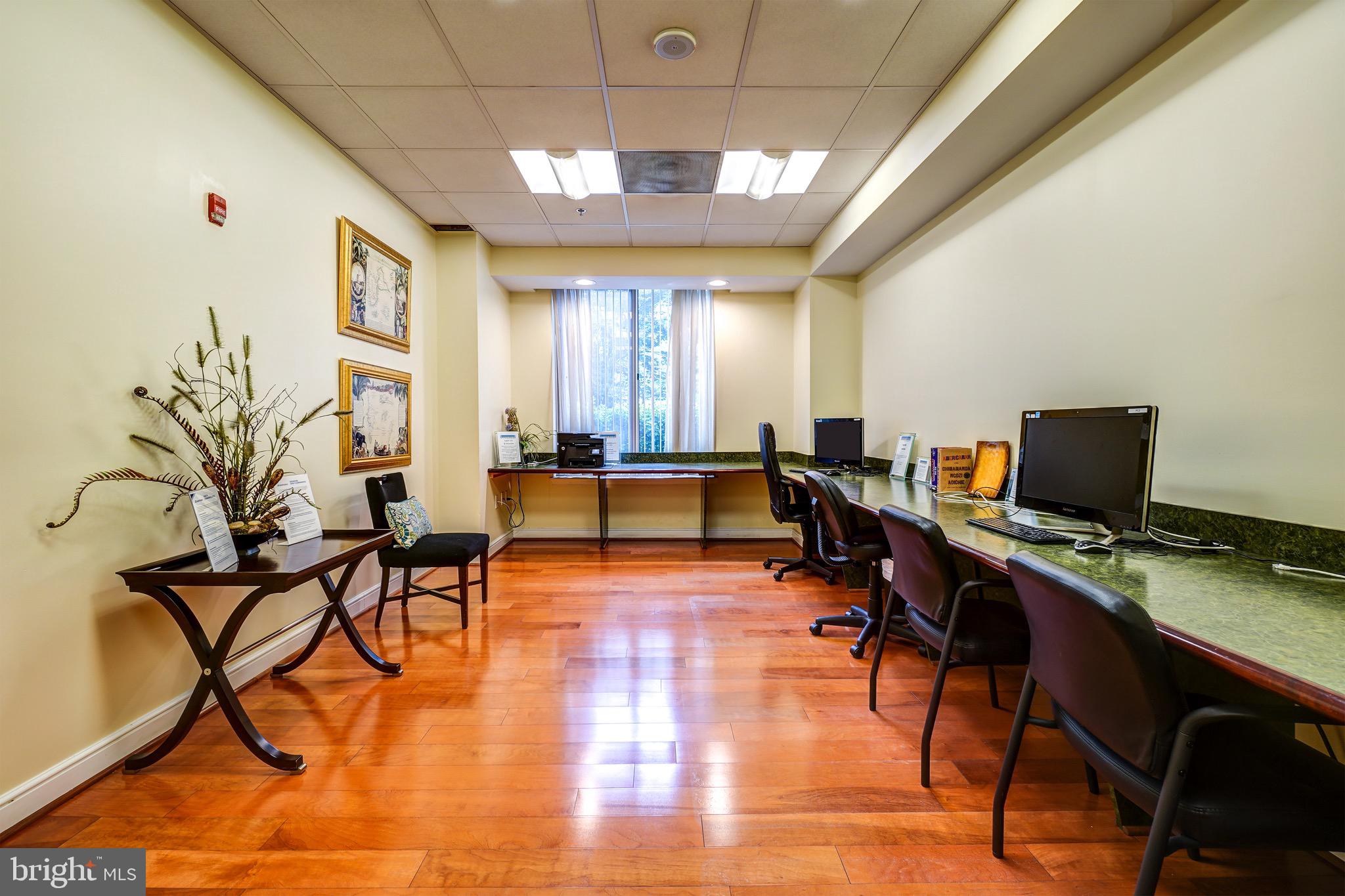 2726 Gallows Road, Unit 1302 Vienna, VA 22180 - Photo 33 of 55 Business center