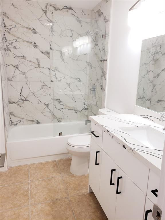 18338 Northwest 68th Avenue, Unit B Hialeah, FL 33015 - Photo 19 of 24 Photo 15