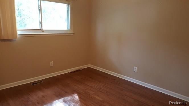 8658 Stephens Road Warren, MI 48089 - Photo 10 of 12 10.jpg