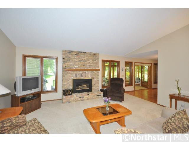 9101 Decatur Avenue South Bloomington, MN 55438 - Photo 2 of 16