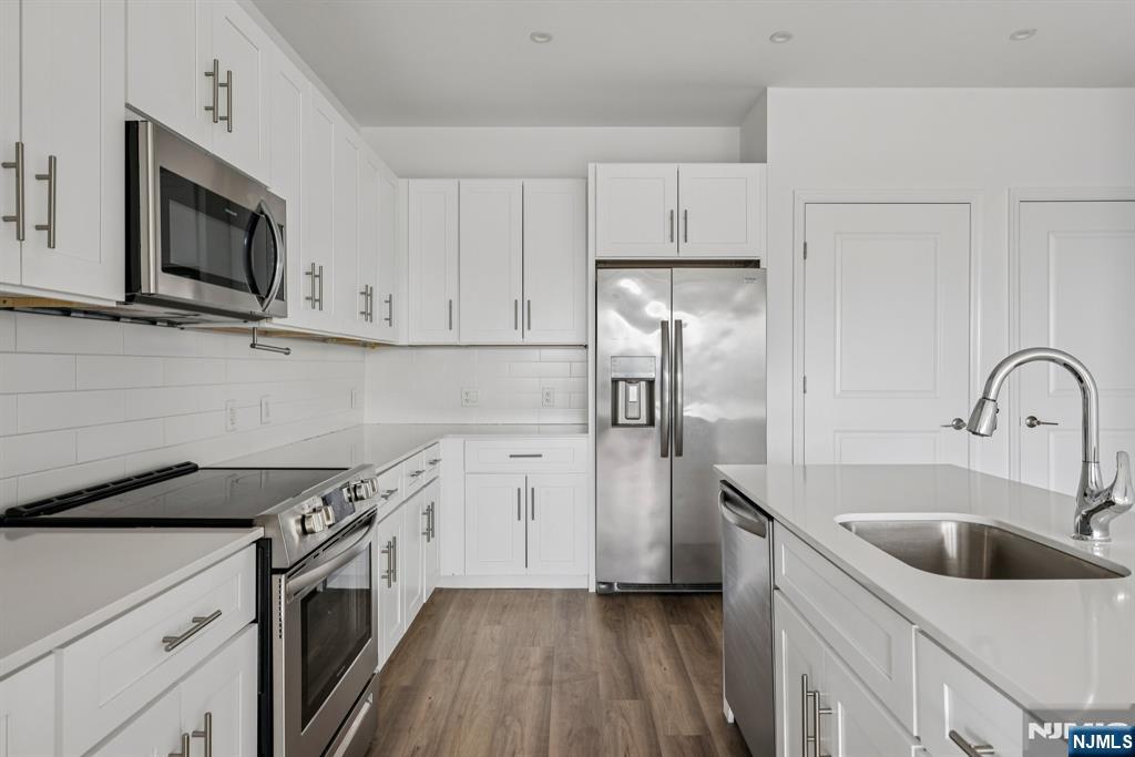 2 Executive Drive, Unit 821 Fort Lee, NJ 07024 - Photo 7 of 11