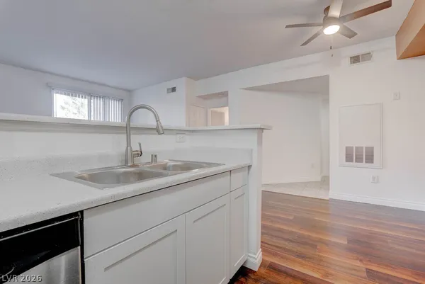 $1,400 | 231 West Horizon Ridge Parkway, Unit 917, Henderson, NV 89012