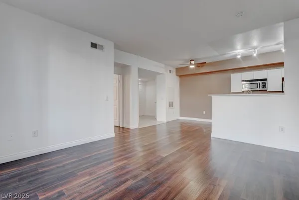 $1,400 | 231 West Horizon Ridge Parkway, Unit 917, Henderson, NV 89012