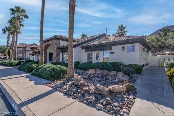 $1,400 | 231 West Horizon Ridge Parkway, Unit 917, Henderson, NV 89012