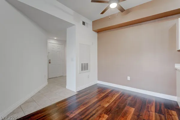 $1,400 | 231 West Horizon Ridge Parkway, Unit 917, Henderson, NV 89012