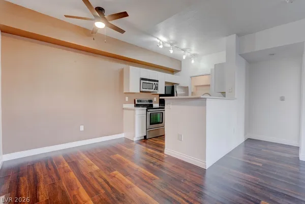 $1,400 | 231 West Horizon Ridge Parkway, Unit 917, Henderson, NV 89012