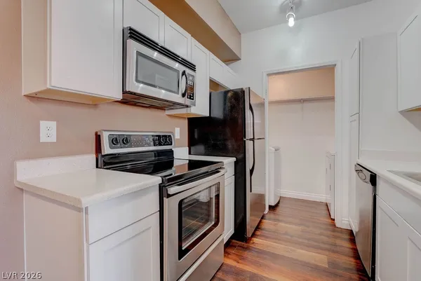 $1,400 | 231 West Horizon Ridge Parkway, Unit 917, Henderson, NV 89012