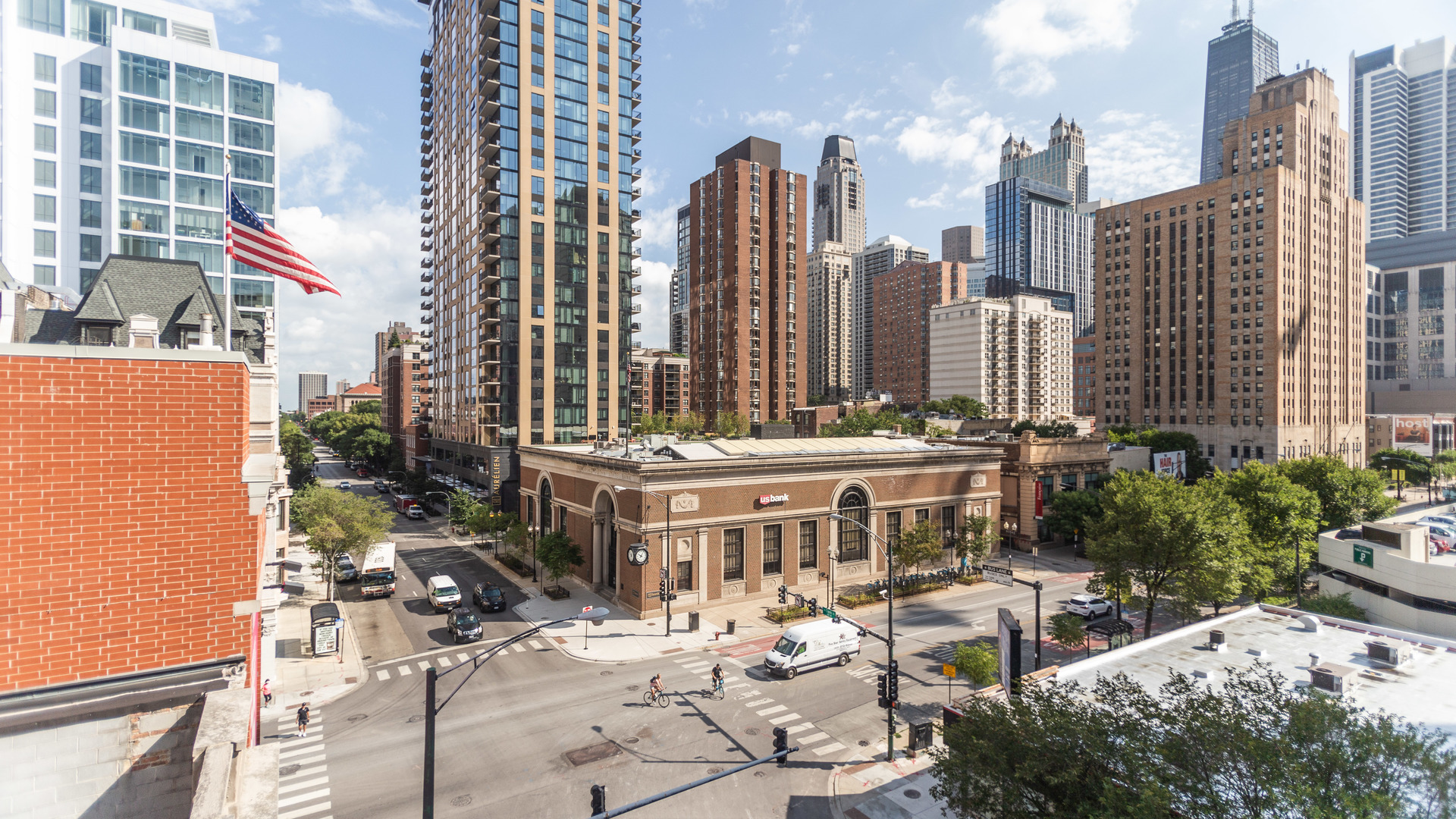 744 North Clark Street, Unit 505 Chicago, IL 60654 - Photo 2 of 18