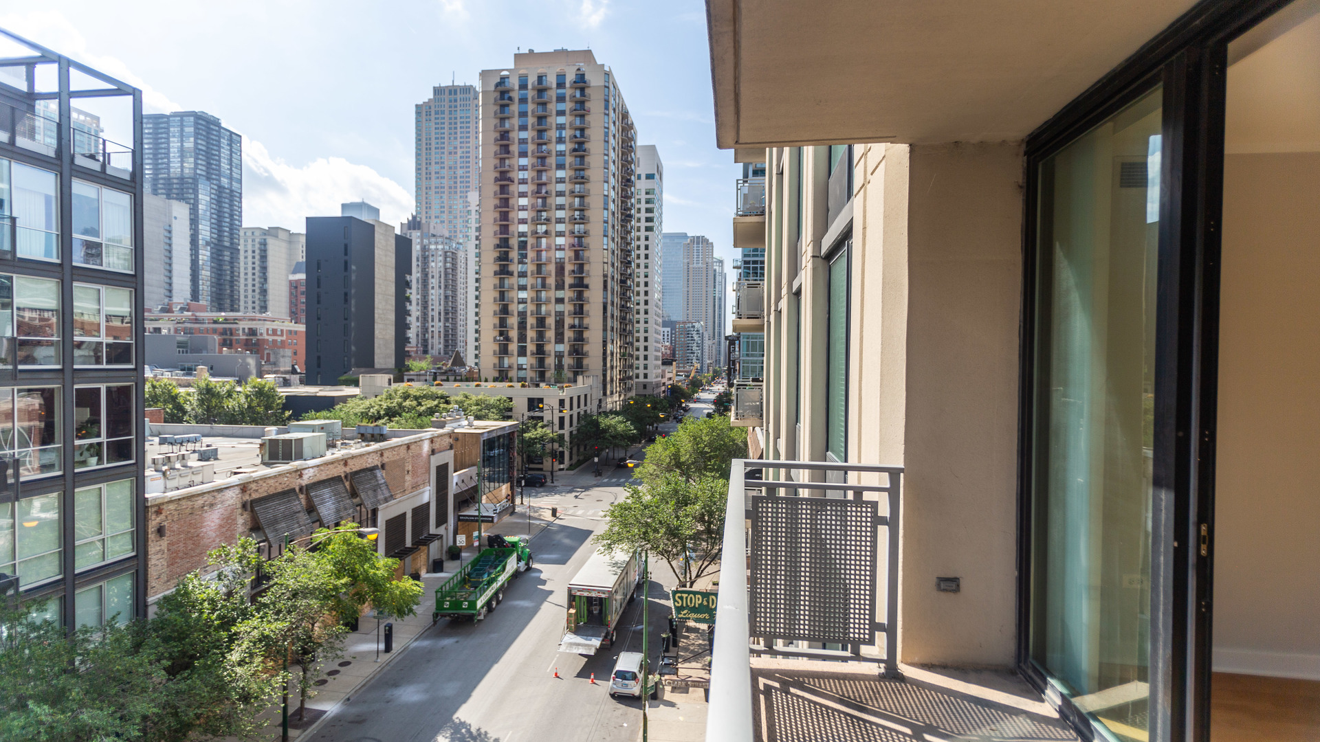 744 North Clark Street, Unit 505 Chicago, IL 60654 - Photo 3 of 18