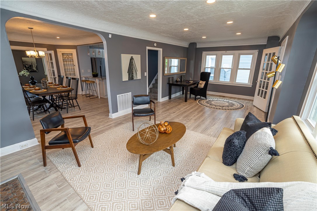 3753 Grosvenor Road South Euclid, OH 44118 - Photo 8 of 31