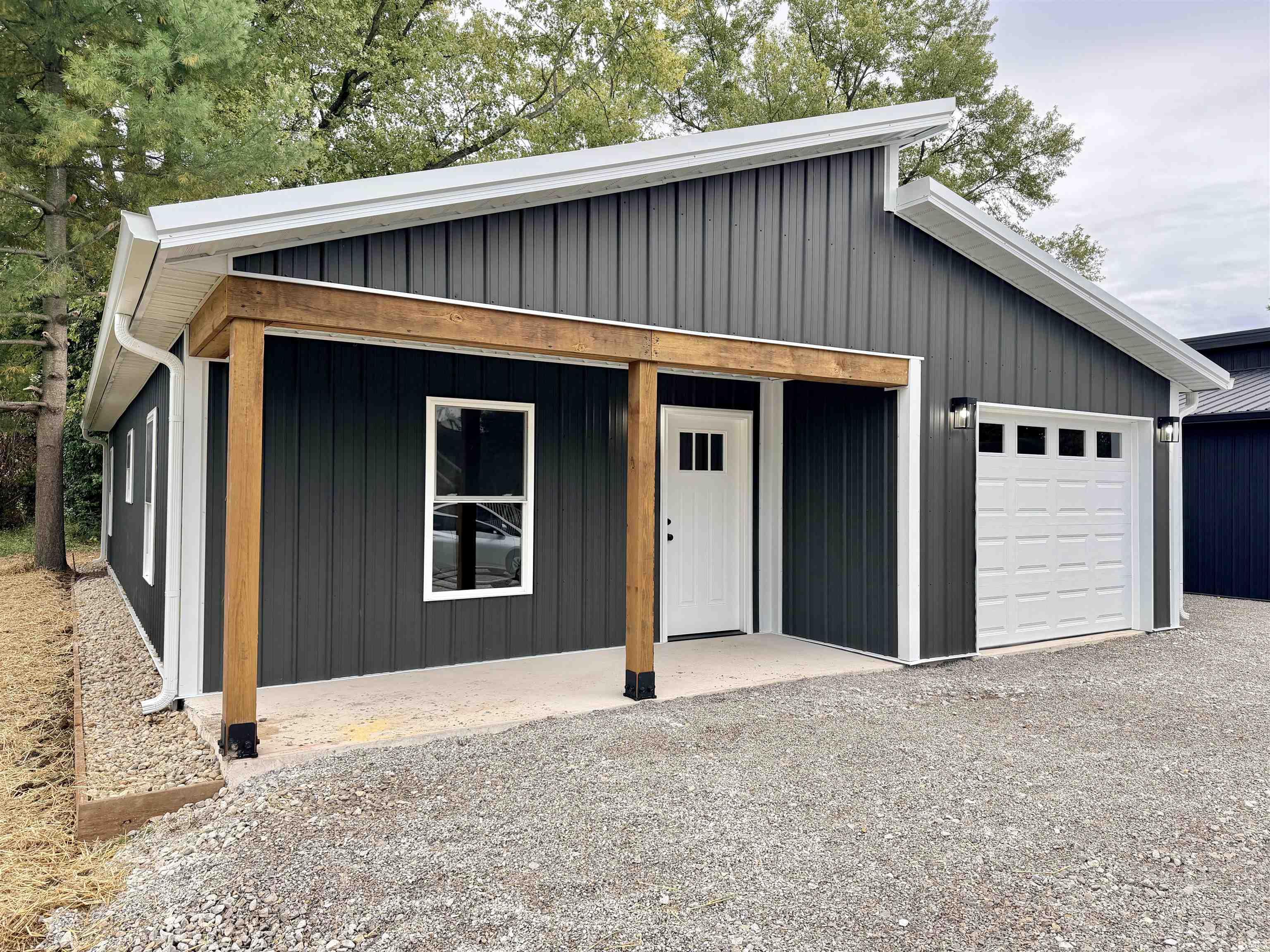 579 Northwest 3rd Street Linton, IN 47441 - Photo 1 of 12