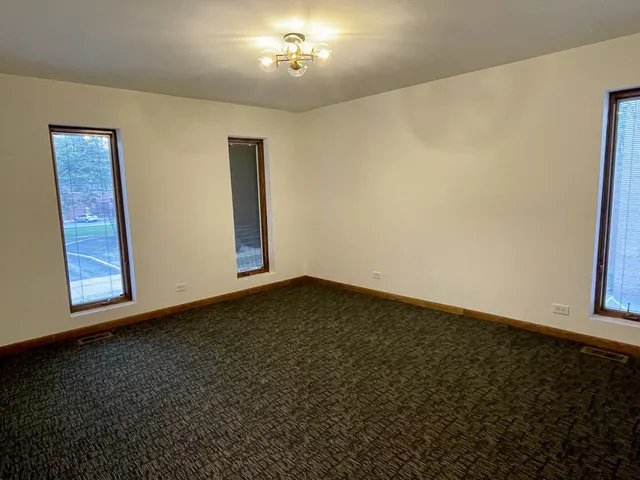 $2,450 | 5145 Washington Street, Unit 2, Downers Grove, IL 60515