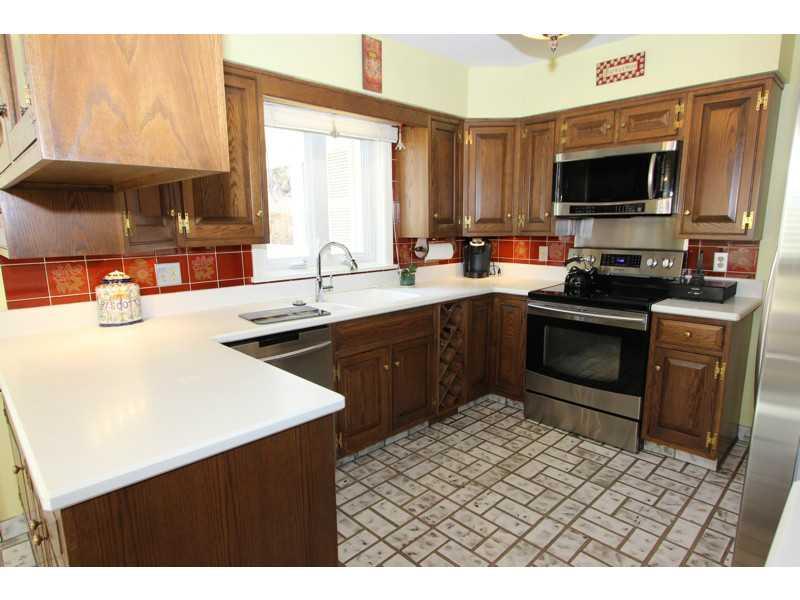 912 Valleyview Road Mt. Lebanon, PA 15243 - Photo 7 of 25 Kitchen.