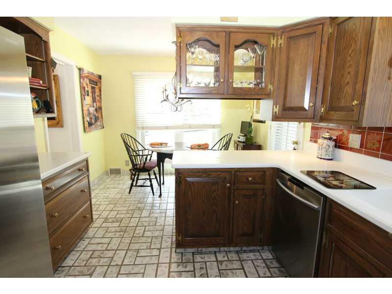 912 Valleyview Road Mt. Lebanon, PA 15243 - Photo 8 of 25 Kitchen.