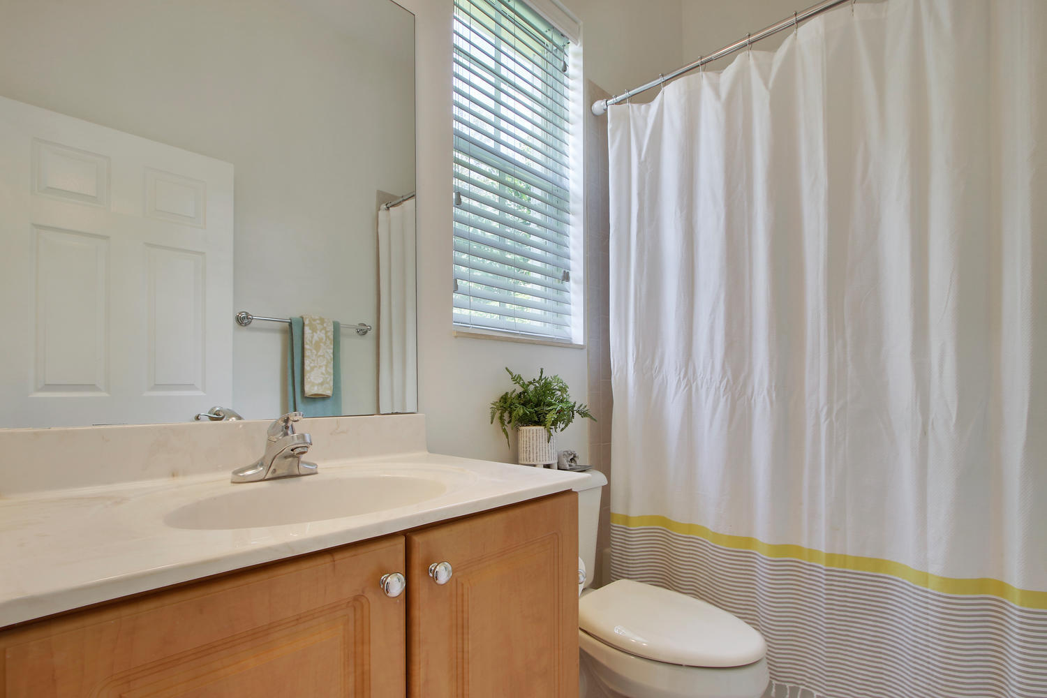 107 Via Azurra Jupiter, FL 33458 - Photo 21 of 23 107 Via Azurra Jupiter FL-large-022-22-B