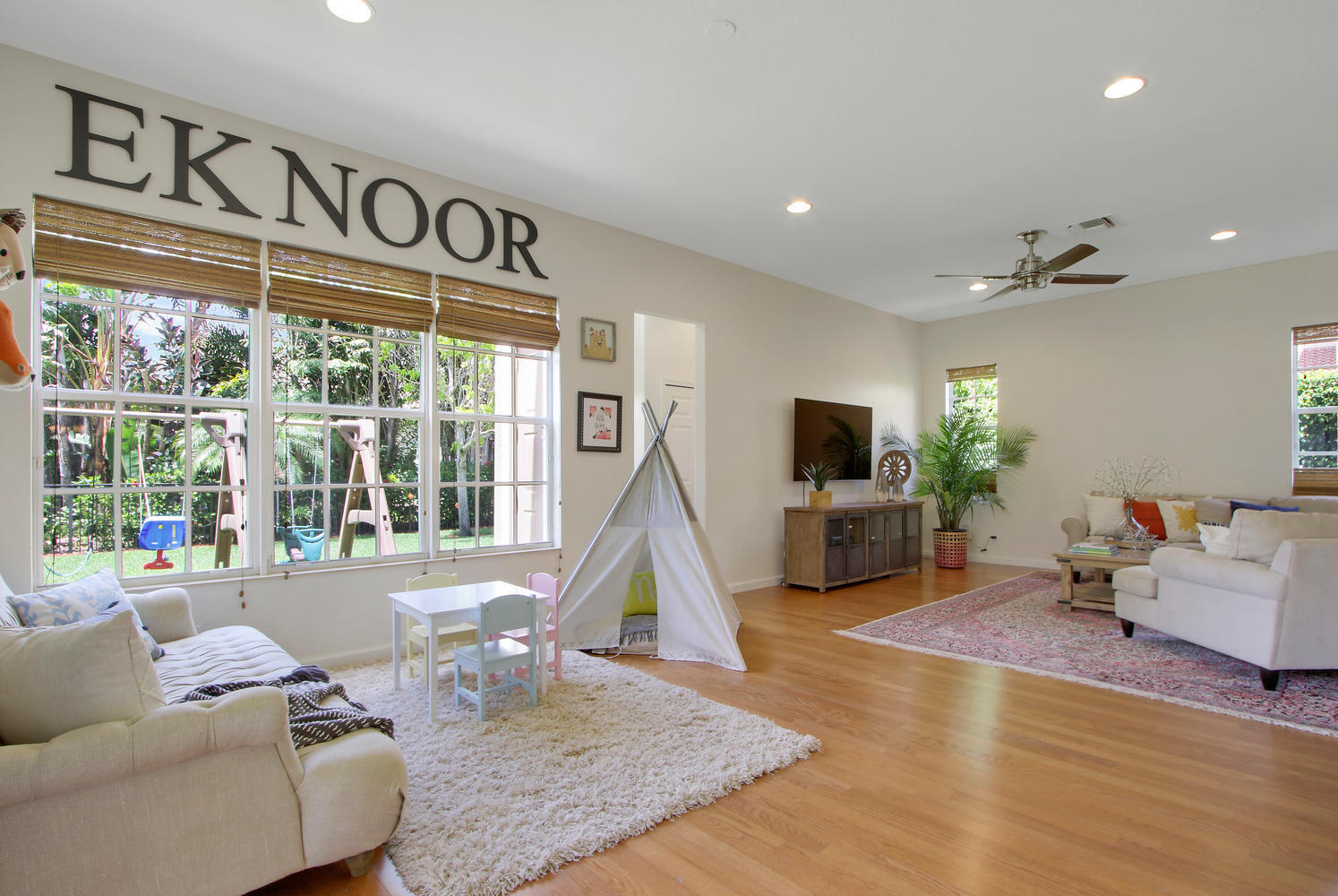 107 Via Azurra Jupiter, FL 33458 - Photo 8 of 23 107 Via Azurra Jupiter FL-large-009-19-F