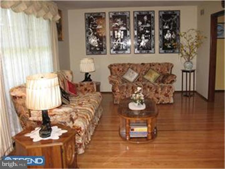1050 Orchid Road Warminster, PA 18974 - Photo 2 of 12 Gallery Image 2