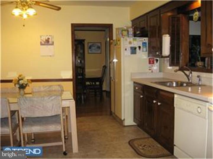1050 Orchid Road Warminster, PA 18974 - Photo 4 of 12 Gallery Image 4