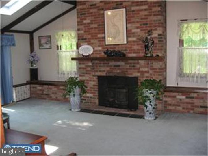 1050 Orchid Road Warminster, PA 18974 - Photo 5 of 12 Gallery Image 5