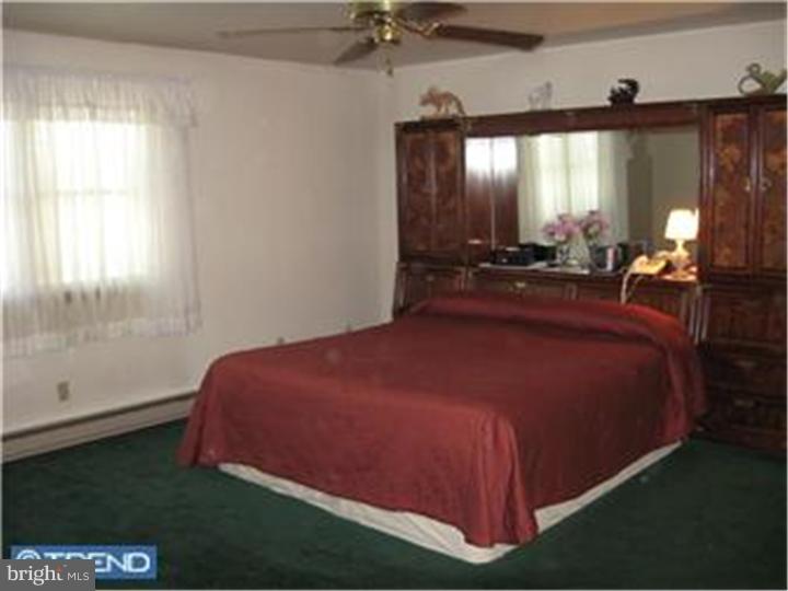 1050 Orchid Road Warminster, PA 18974 - Photo 8 of 12 Gallery Image 8