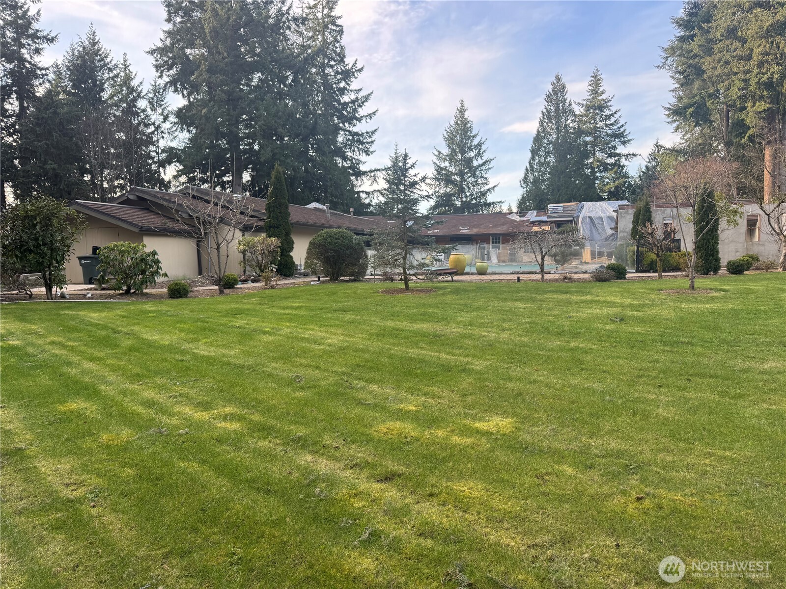 2620 Maltby Road Bothell, WA 98012 - Photo 35 of 39 a house view with a garden space