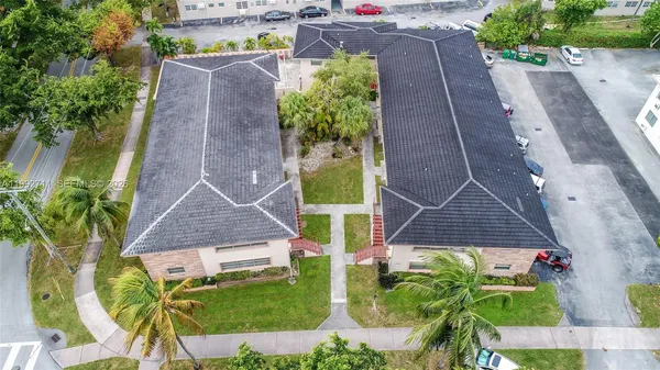 $2,000 | 1250 South Alhambra Circle, Unit 12A, Coral Gables, FL 33146