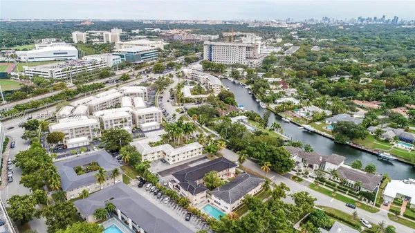 $2,000 | 1250 South Alhambra Circle, Unit 12A, Coral Gables, FL 33146