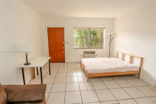 $2,000 | 1250 South Alhambra Circle, Unit 12A, Coral Gables, FL 33146