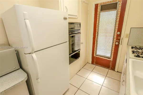 $2,000 | 1250 South Alhambra Circle, Unit 12A, Coral Gables, FL 33146