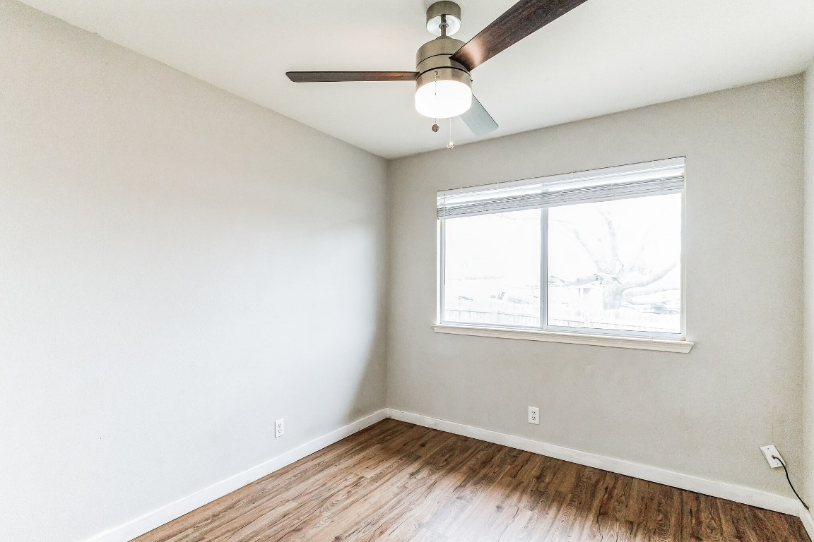 313 Caladium Drive Georgetown, TX 78626 - Photo 23 of 36 an empty room with a window