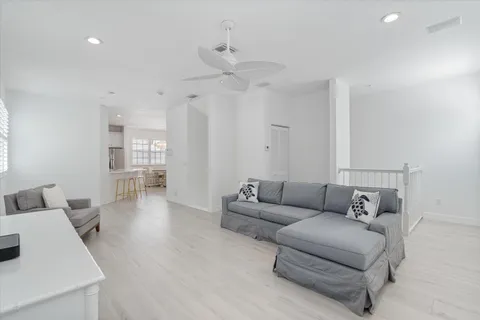 $1,075,000 | 295 Northeast 5th Avenue, Unit 32, Delray Beach, FL 33483