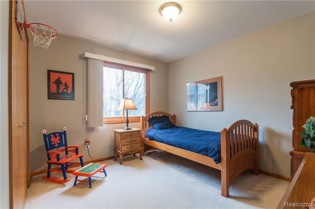 1051 Skyview Court Rochester, MI 48307 - Photo 26 of 40 1051 Skyview-24.jpg