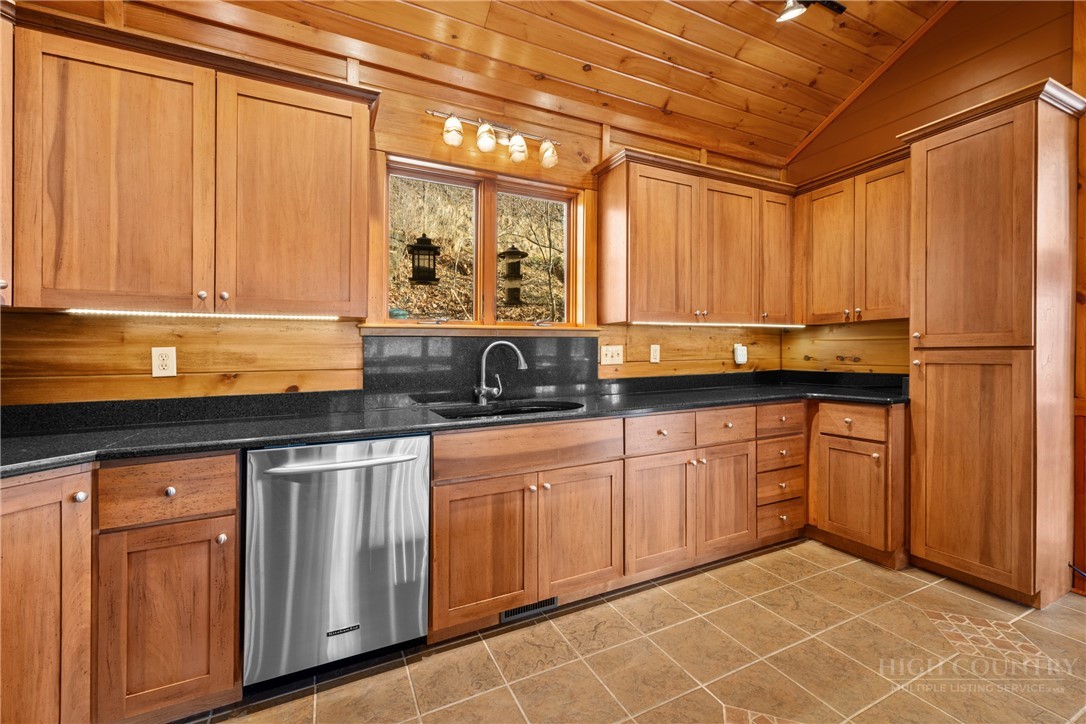 217 Rainbow Ridge Road Zionville, NC 28698 - Photo 21 of 48