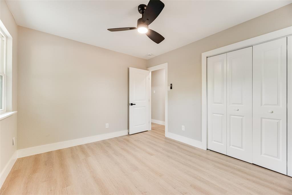206 Senter Valley Road Irving, TX 75060 - Photo 10 of 27